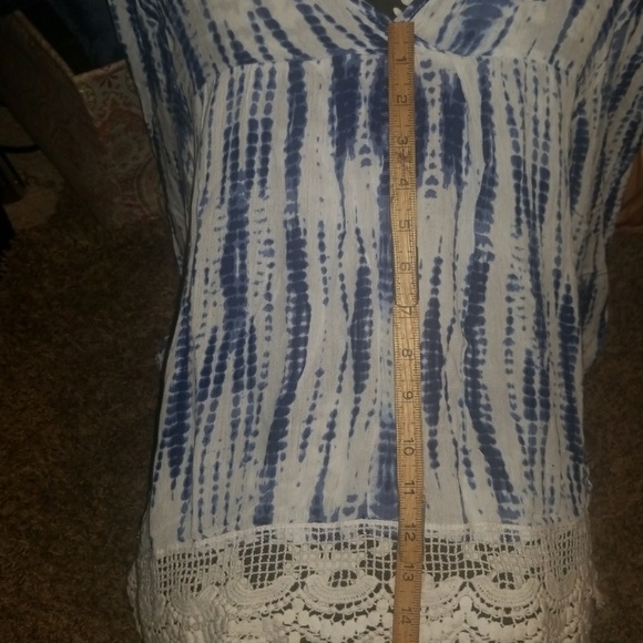 Blue/ white women's blouse - Picture 3 of 7